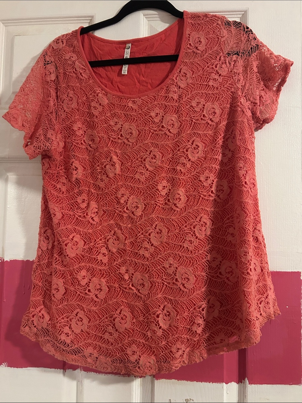 Leo & Nicole Coral Lace Short Sleeve Scoop Neck Top